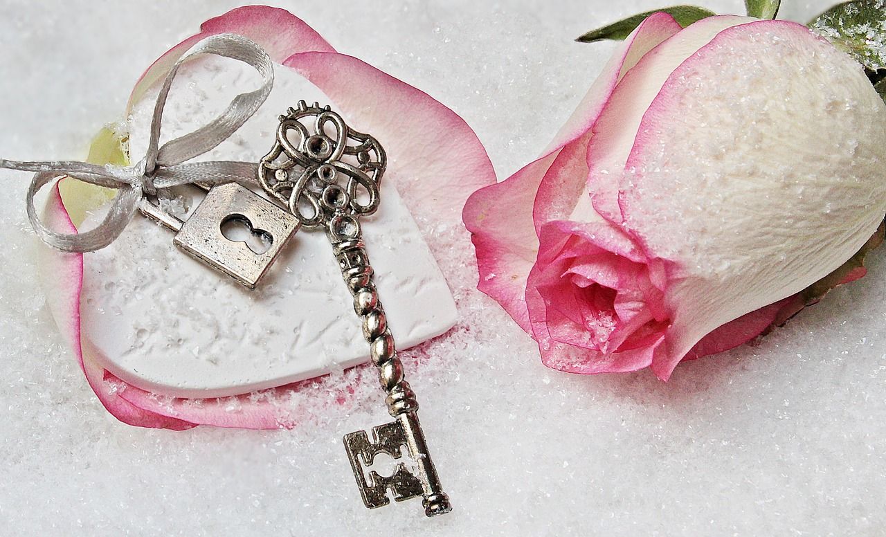 raktas, širdelė, rožė