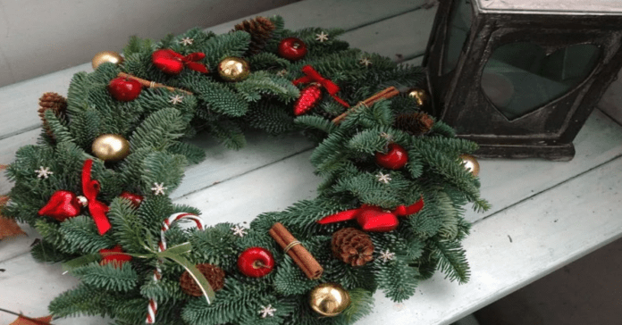 Kalėdiniai vainikai: gražių papuošimų idėjos jūsų namams