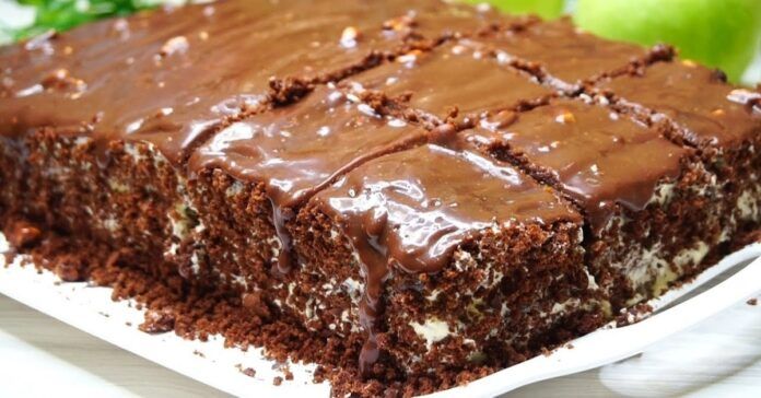 Naminis šokoladinis pyragas: maža šventė kakavos mėgėjams!