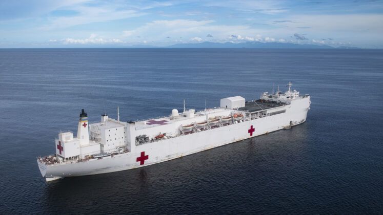 laivas-karo-ligonine-niujorke-USNS-comfort