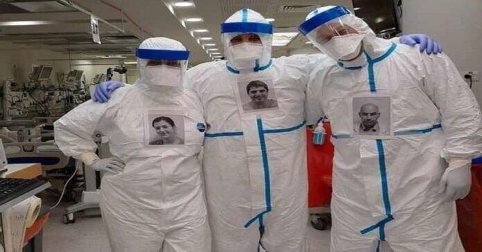 Izraelio gydytojai prisegė savo nuotraukas prie kostiumų, kad pacientai būtų mažiau nervingi
