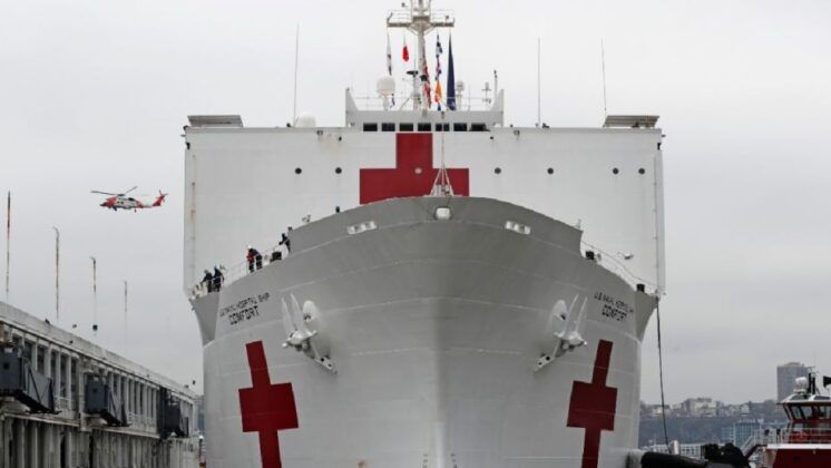 laivas-karo-ligonine-niujorke-USNS-comfort