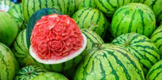 Kaip išsirinkti prinokusį arbūzą? 4 naudingi patarimai