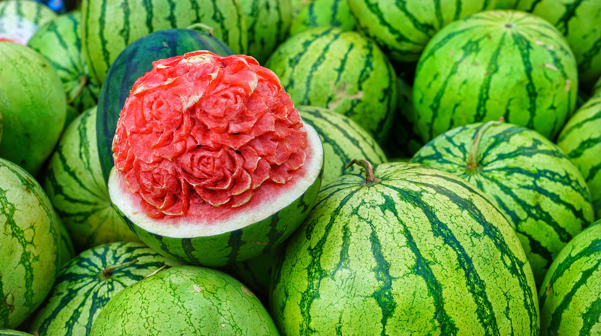 Kaip išsirinkti prinokusį arbūzą? 4 naudingi patarimai