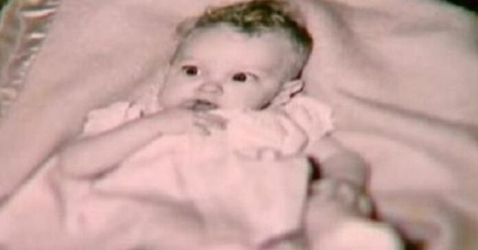 1955 m. jis miške rado paliktą kūdikį. Po 58 m. policija jam atskleidė šį tą neįtikėtina