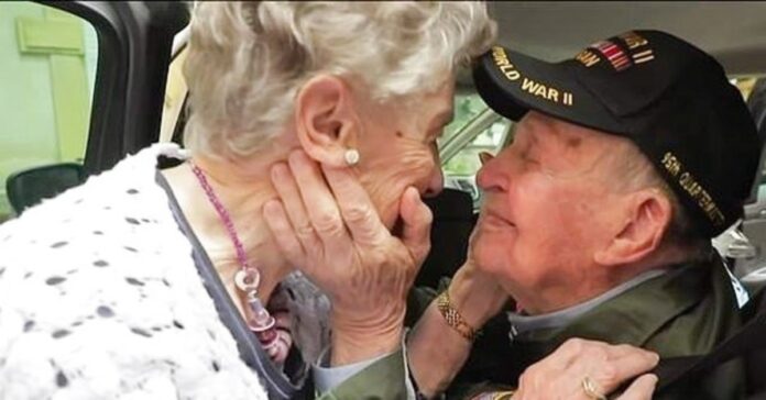 Karo veteranas sutiko savo pirmąją meilę, kurios nematė 75 m.