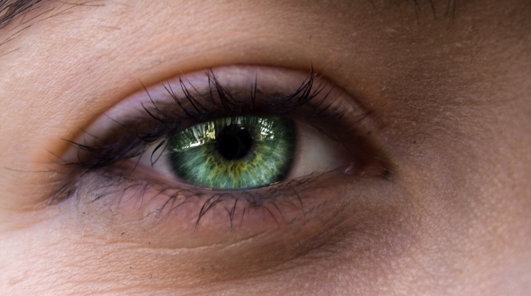 žalios akys