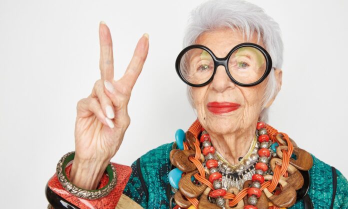 Iris Apfel 99 metų stiliaus ikona, kuri atskleis 10 pamokų iš savo gyvenimo