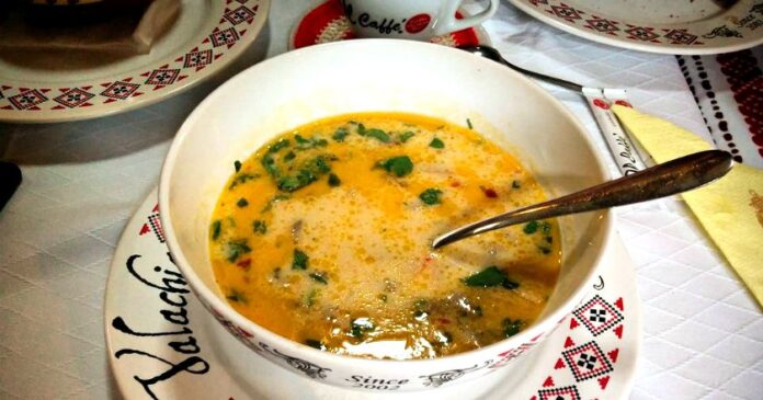 Subtili ir pikantiška, turkiška vištienos sriuba: itin paprastas receptas