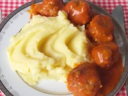 Labai skanus sovietinis receptas: mėsos kukuliai pomidorų padaže
