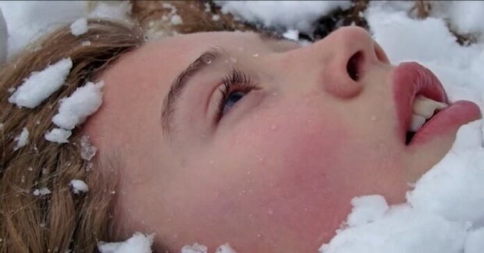 Jauna moteris 6 valandas pragulėjo sniege. Gydytojai netikėjo, kad ji išgyvens