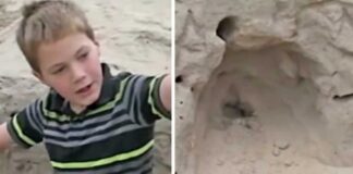 11-metis po smėliu randa kažką keisto. Po kelių sekundžių jis supranta, kad tai mergaitės kūnas