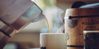 5 būdai, kaip nebrangiai paruošti skanią kavą namuose