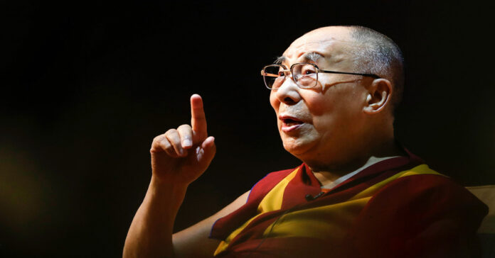 „Yra tik dvi dienos per metus, kai nieko negali padaryti“: Dalai Lamos citatos apie gyvenimą