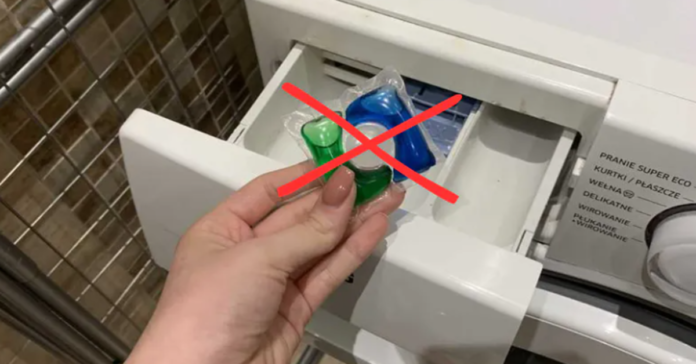 Jei taip naudojate skalbimo kapsules, nenustebkite, kad skalbiniai nešvarūs