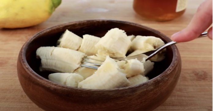 Bananai, medus ir citrina padės nuo kosulio